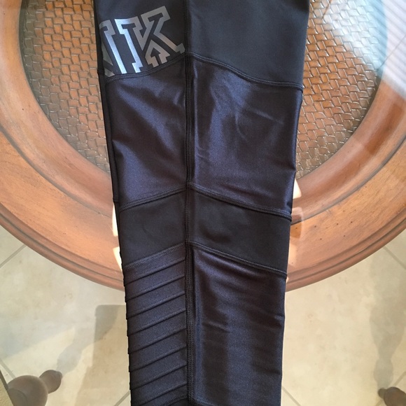 ❤️Pink Ultimate High Waist Leggings ❤️ - Picture 4 of 4